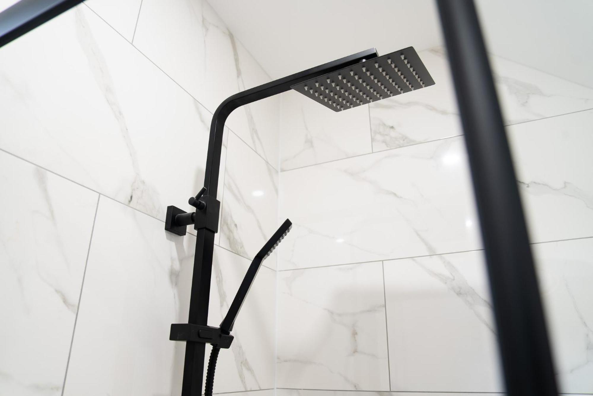 Luxury Studio Apartment In Sutton, London Сътън Екстериор снимка